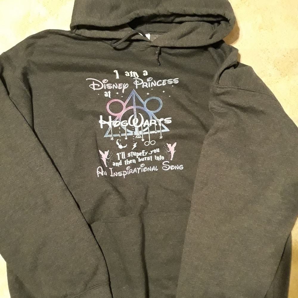 Women's Gildan black sweatshirt size large with Disney print A-51